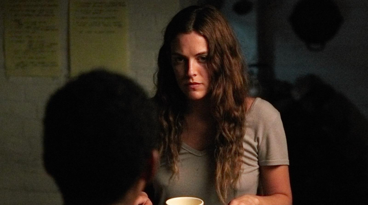 Оно приходит ночью